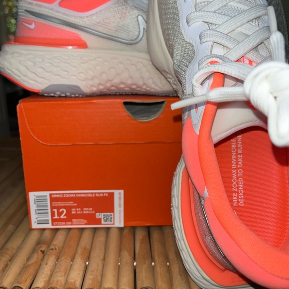 WOMENS ZOOMX INVINCIBLE RUN FK SKOE, W12 - Picture 13 of 13